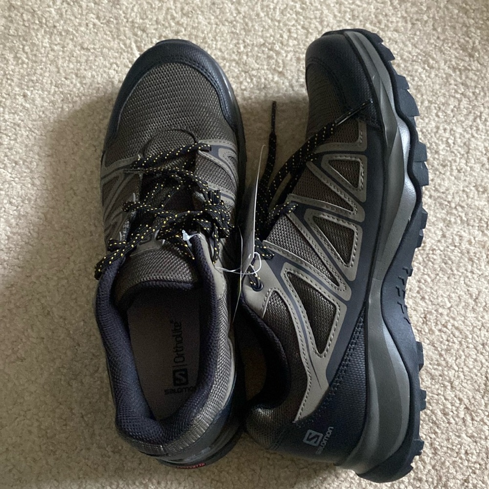 *hold* Salomon Men’s Barrakee Hiking Shoes